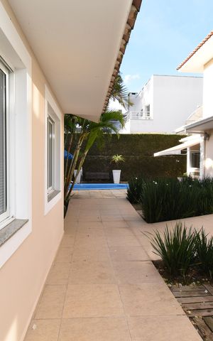 Casa de condomínio à venda com 280m², 5 quartos e 5 vagasÁrea externa 