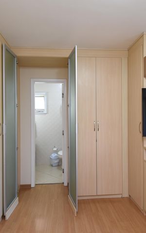 Casa de condomínio à venda com 280m², 5 quartos e 5 vagasSuíte
