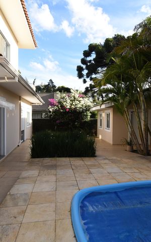 Casa de condomínio à venda com 280m², 5 quartos e 5 vagasÁrea externa 