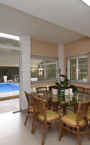 Casa de condomínio à venda com 280m², 5 quartos e 5 vagasÁrea gourmet