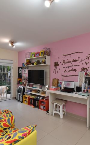 Casa de condomínio à venda com 280m², 5 quartos e 5 vagasSuíte 3