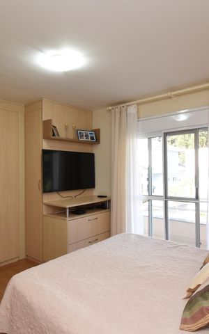 Casa de condomínio à venda com 280m², 5 quartos e 5 vagasSuíte