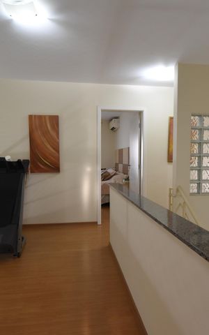 Casa de condomínio à venda com 280m², 5 quartos e 5 vagasCorredor/Escadas