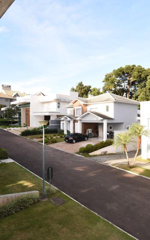 Casa de condomínio à venda com 280m², 5 quartos e 5 vagasVista da Sacada