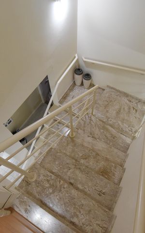 Casa de condomínio à venda com 280m², 5 quartos e 5 vagasCorredor/Escadas