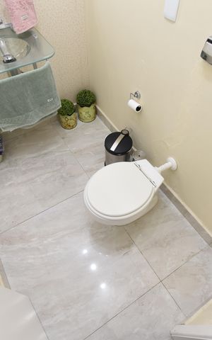 Casa de condomínio à venda com 280m², 5 quartos e 5 vagasLavabo