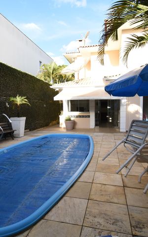 Casa de condomínio à venda com 280m², 5 quartos e 5 vagasÁrea externa com Piscina