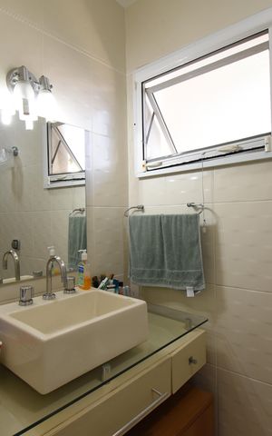 Casa de condomínio à venda com 280m², 5 quartos e 5 vagasBanheiro da Suíte