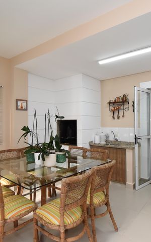 Casa de condomínio à venda com 280m², 5 quartos e 5 vagasÁrea gourmet