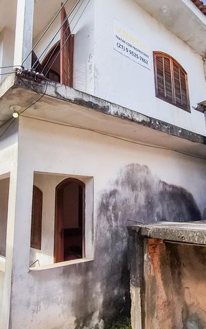 Casa para alugar com 200m², 2 quartos e 1 vagaFrente da casa com garagem 
