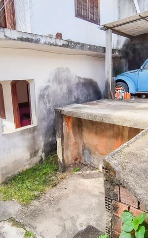 Casa para alugar com 200m², 2 quartos e 1 vagaFrente da casa com garagem 
