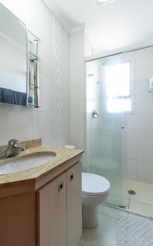 Apartamento à venda com 76m², 3 quartos e 2 vagas Apartamento à venda com 76m², 3 quartos e 2 vagasBanheiro da Suíte