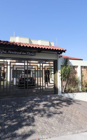 Casa de condomínio à venda com 71m², 2 quartos e 1 vagaFachada