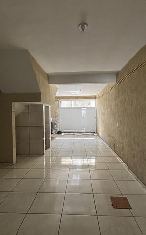 Casa à venda com 119m², 2 quartos e 2 vagas Casa à venda com 119m², 2 quartos e 2 vagasGaragem