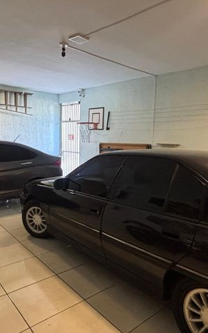Casa à venda com 119m², 2 quartos e 2 vagas Casa à venda com 119m², 2 quartos e 2 vagasGaragem