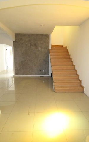 Casa para alugar com 210m², 5 quartos e 4 vagasSala