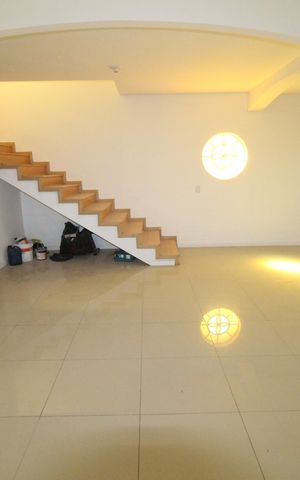 Casa para alugar com 210m², 5 quartos e 4 vagasSala