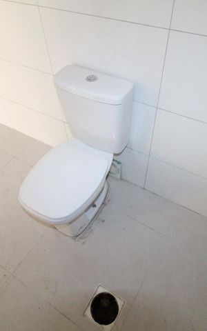 Casa para alugar com 261m², 5 quartos e 4 vagasBanheiro 2