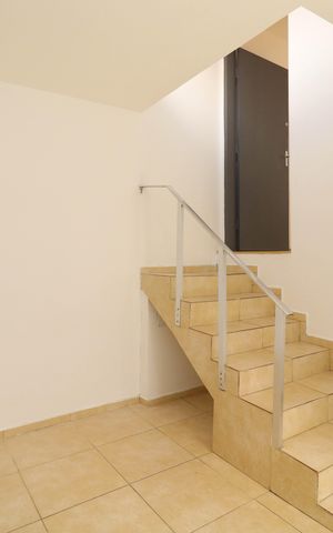 Casa para alugar com 250m², 3 quartos e 4 vagas Casa para alugar com 250m², 3 quartos e 4 vagasSala da casa 2