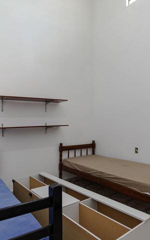 Casa para alugar com 470m², 10 quartos e 2 vagas Casa para alugar com 470m², 10 quartos e 2 vagasQuarto 8