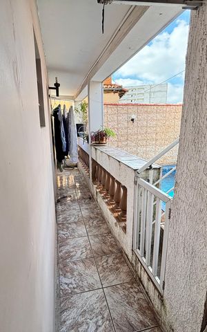 Casa à venda com 380m², 4 quartos e 4 vagas Casa à venda com 380m², 4 quartos e 4 vagasÁrea comum