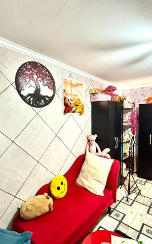 Casa à venda com 380m², 4 quartos e 4 vagas Casa à venda com 380m², 4 quartos e 4 vagasEscritório