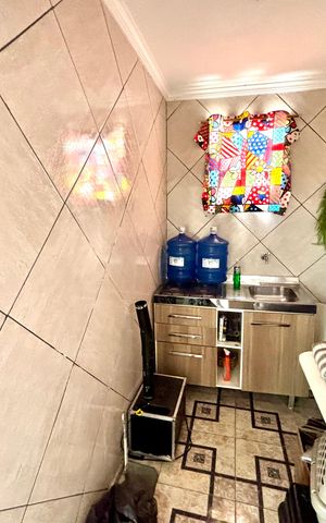 Casa à venda com 380m², 4 quartos e 4 vagas Casa à venda com 380m², 4 quartos e 4 vagasCozinha 2