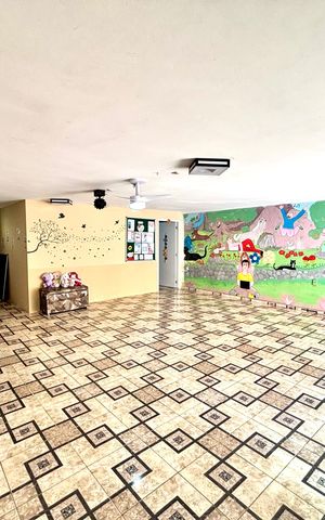 Casa à venda com 380m², 4 quartos e 4 vagas Casa à venda com 380m², 4 quartos e 4 vagasSalão de Festas