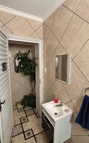 Casa à venda com 380m², 4 quartos e 4 vagas Casa à venda com 380m², 4 quartos e 4 vagasBanheiro 4