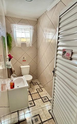 Casa à venda com 380m², 4 quartos e 4 vagas Casa à venda com 380m², 4 quartos e 4 vagasBanheiro 3