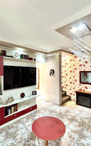 Casa à venda com 380m², 4 quartos e 4 vagas Casa à venda com 380m², 4 quartos e 4 vagasSala