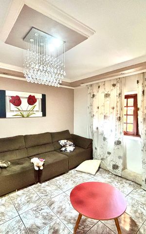 Casa à venda com 380m², 4 quartos e 4 vagas Casa à venda com 380m², 4 quartos e 4 vagasSala