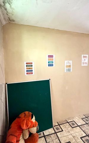 Casa à venda com 380m², 4 quartos e 4 vagas Casa à venda com 380m², 4 quartos e 4 vagasEscritório