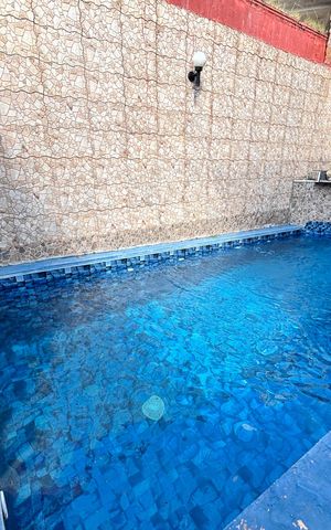 Casa à venda com 380m², 4 quartos e 4 vagas Casa à venda com 380m², 4 quartos e 4 vagasPiscina