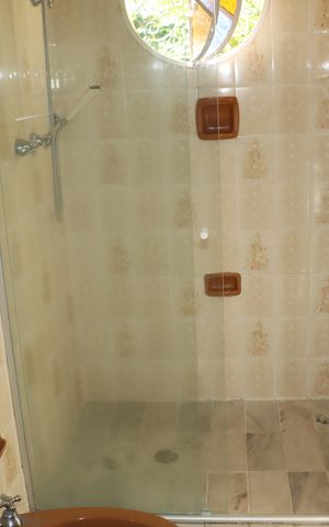 Casa de condomínio para alugar com 591m², 7 quartos e 4 vagasBanheiro da Suíte 2