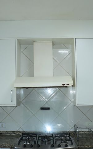 Casa de condomínio para alugar com 591m², 7 quartos e 4 vagasCozinha