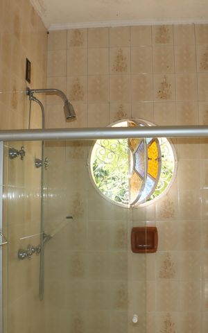 Casa de condomínio para alugar com 591m², 7 quartos e 4 vagasBanheiro da Suíte 2