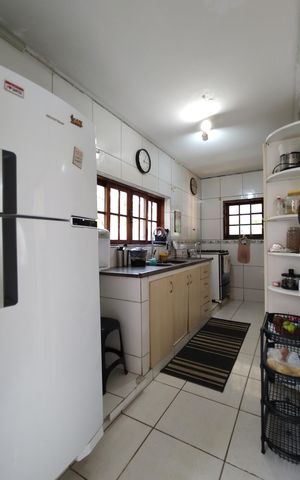 Casa à venda com 700m², 3 quartos e 7 vagasCozinha - Armários