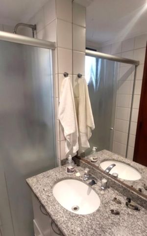 Apartamento à venda com 70m², 3 quartos e 2 vagas Apartamento à venda com 70m², 3 quartos e 2 vagasBanheiro