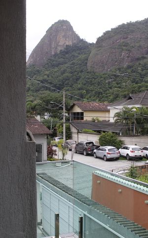 Casa de condomínio à venda com 400m², 4 quartos e 3 vagasVaranda gourmet