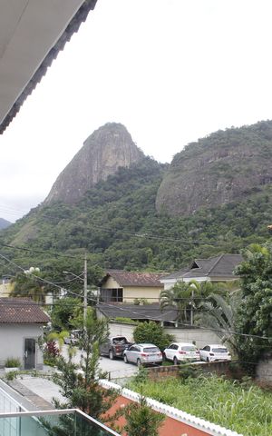 Casa de condomínio à venda com 400m², 4 quartos e 3 vagasVista da Sacada