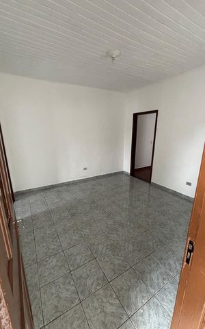 Casa à venda com 80m², 2 quartos e 1 vaga Casa à venda com 80m², 2 quartos e 1 vagaSala