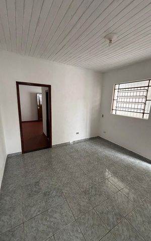 Casa à venda com 80m², 2 quartos e 1 vaga Casa à venda com 80m², 2 quartos e 1 vagaSala