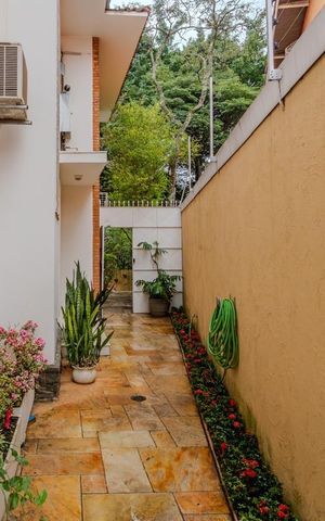 Casa à venda com 420m², 4 quartos e 4 vagas