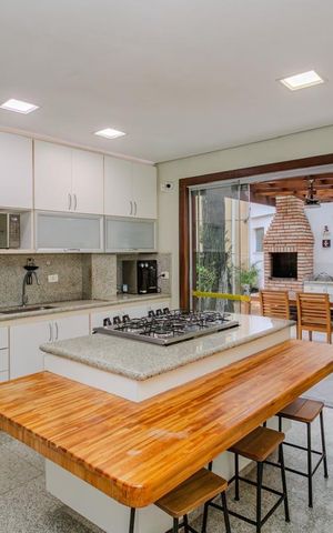 Casa à venda com 420m², 4 quartos e 4 vagas