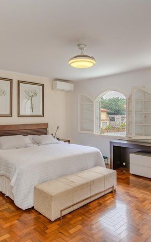 Casa à venda com 420m², 4 quartos e 4 vagas