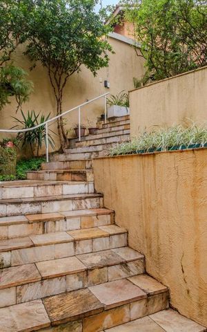 Casa à venda com 420m², 4 quartos e 4 vagas