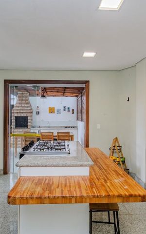 Casa à venda com 420m², 4 quartos e 4 vagas
