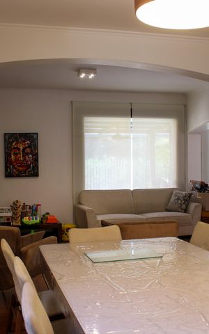 Casa à venda com 420m², 4 quartos e 4 vagas Casa à venda com 420m², 4 quartos e 4 vagasSala de Jantar