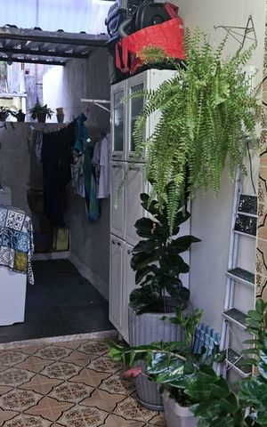 Casa à venda com 167m², 4 quartos e 1 vaga Casa à venda com 167m², 4 quartos e 1 vagaÁrea externa
